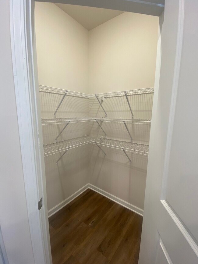 Building Photo - 28 Russet Wy