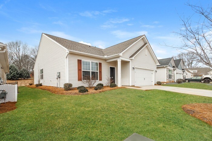 Building Photo - 245 Cassingham Ln