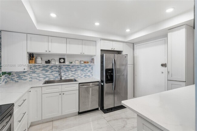 Building Photo - 1351 NE Miami Gardens Dr
