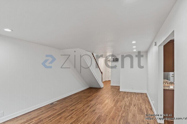 Building Photo - 129 John Kirk Ct