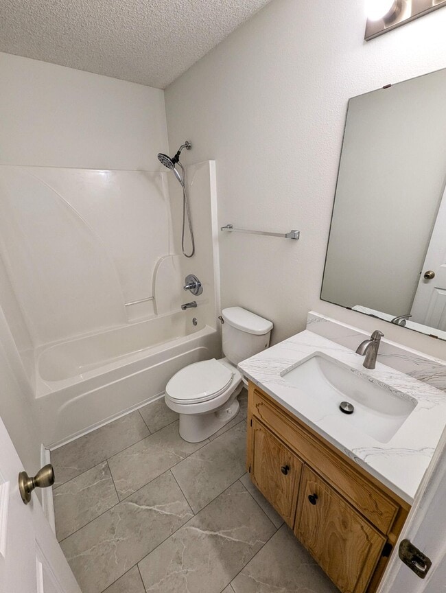 Building Photo - 2001 Presidio St