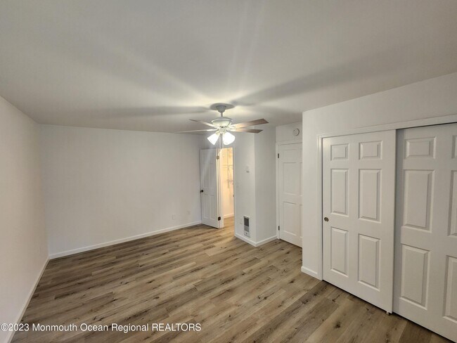 Building Photo - 34 Meadow Green Cir