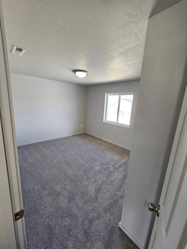 Building Photo - 722 E Cascade St