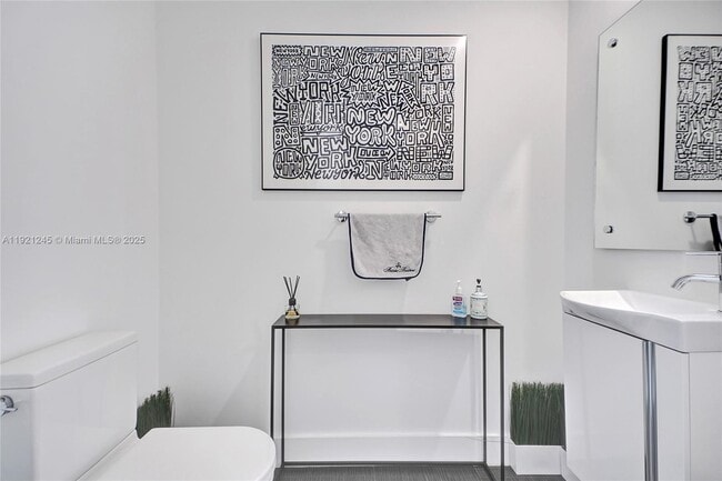 Building Photo - 1100 Biscayne Blvd