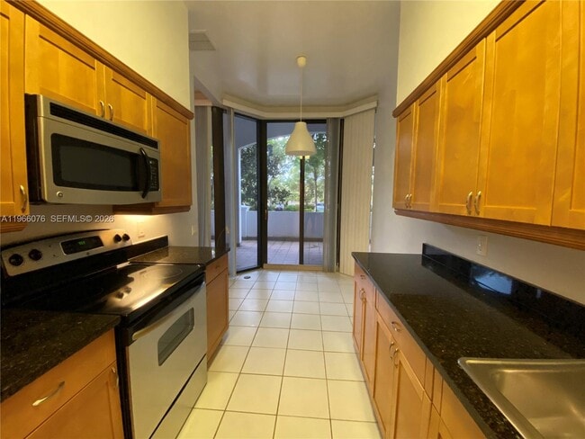 Building Photo - 3640 Yacht Club Dr