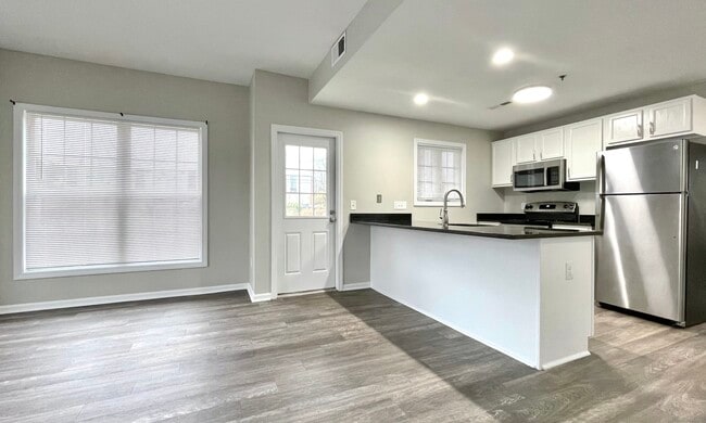 Building Photo - 120 Washington St