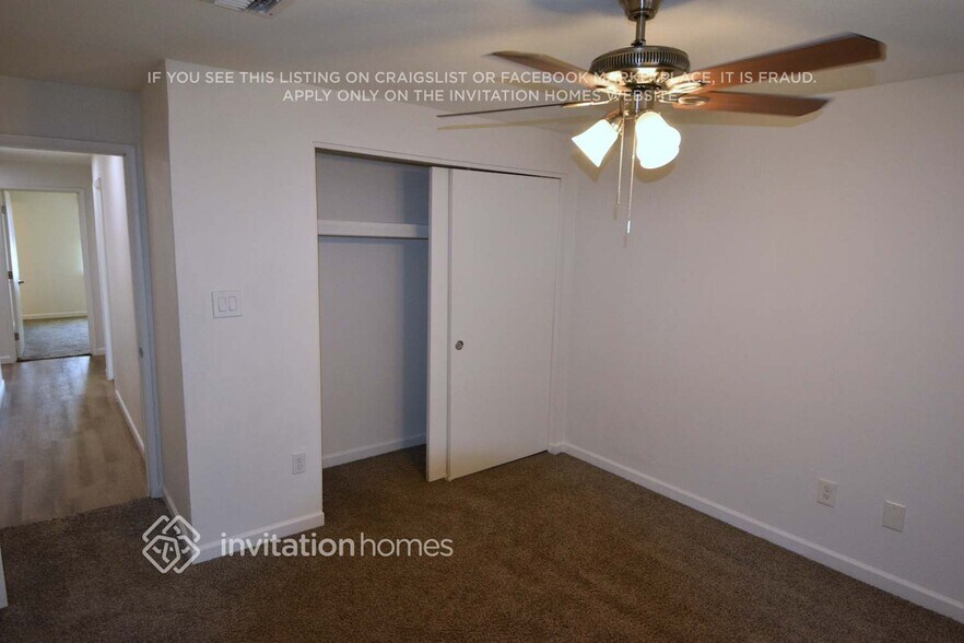 Building Photo - 14201 N 37th Pl
