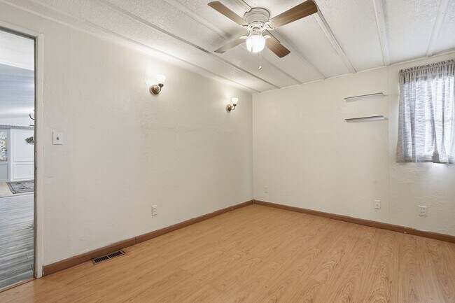 Building Photo - 2237 W Foothill St