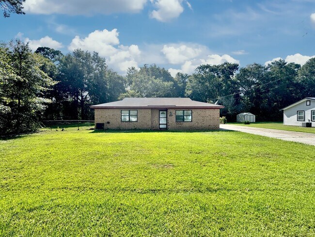 Building Photo - AVAILABLE AUGUST 2025 [PET FRIENDLY]