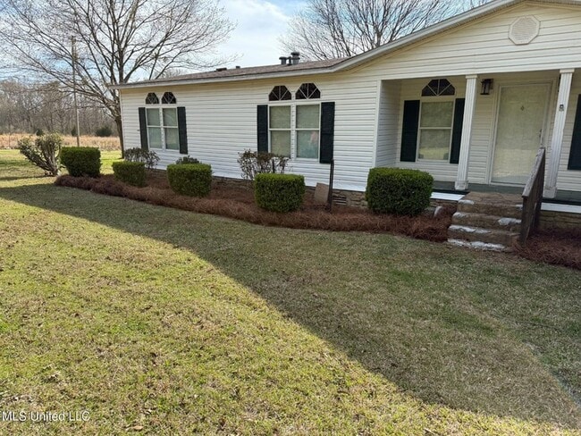 Primary Photo - 165 Woodlands Ln
