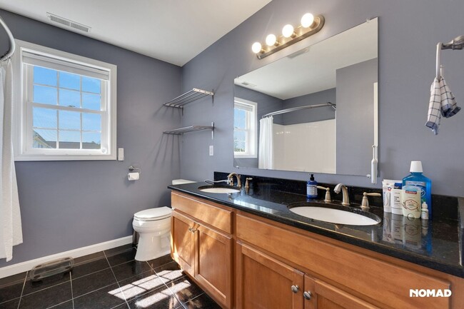 Building Photo - Spacious 4BR House in Hudson