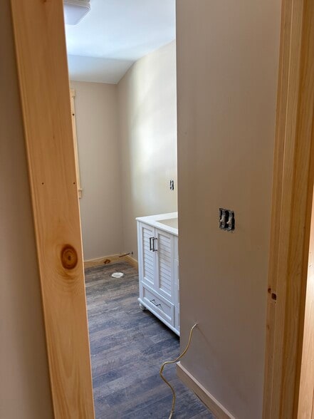 Building Photo - 201 White Mountain Hwy