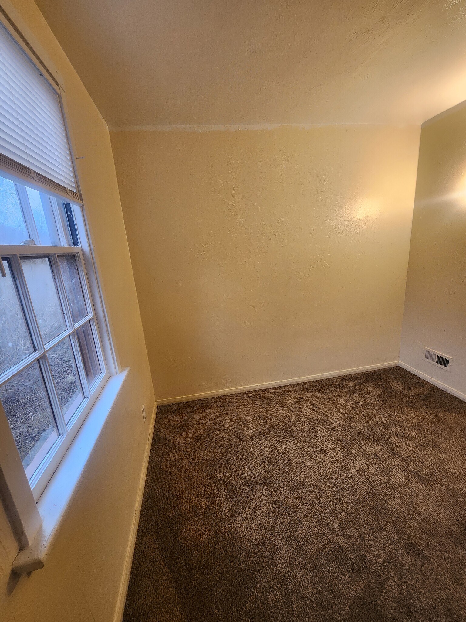 Building Photo - 1417 NW Carden Ave