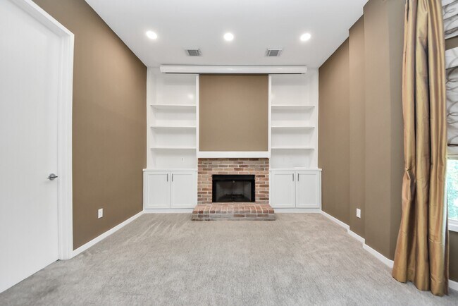 Building Photo - 6519 Durford St