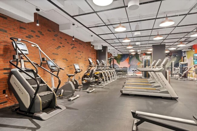 Building Photo - 1901 C St SE