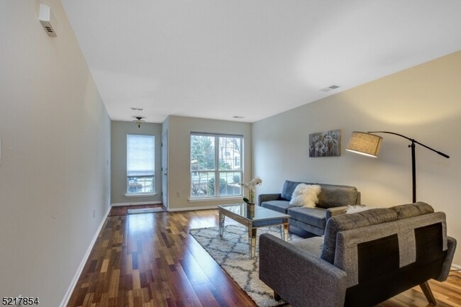 Building Photo - 118 Constitution Way