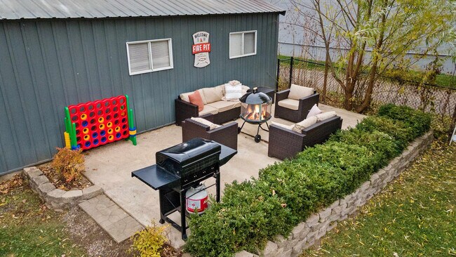 Building Photo - 924 Capital St