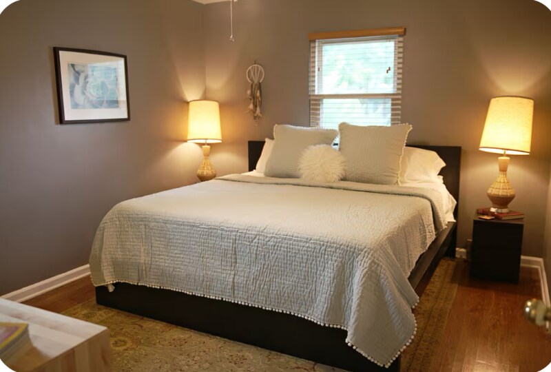 Building Photo - 5920 Rosslyn Ave