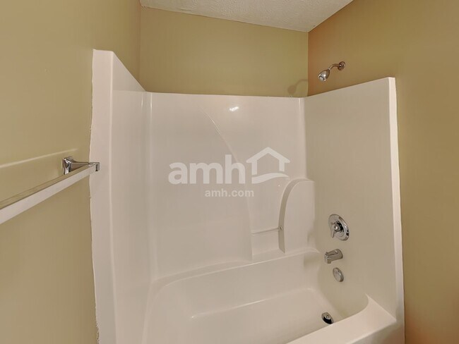 Building Photo - 4005 Strata Dr