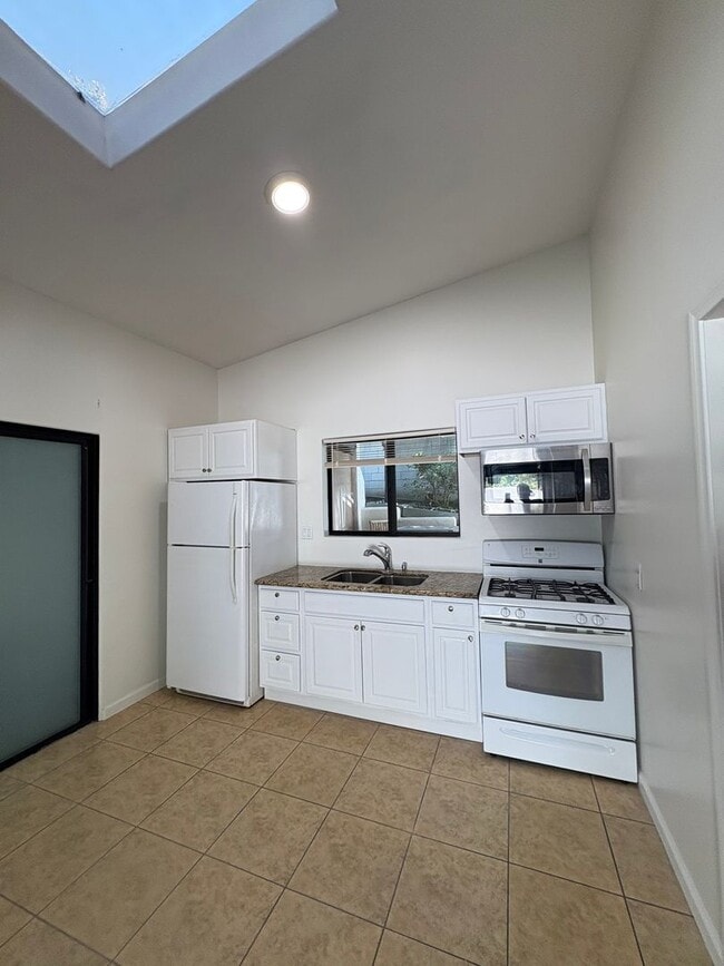 Building Photo - Cozy 1 bedroom in Encinitas!