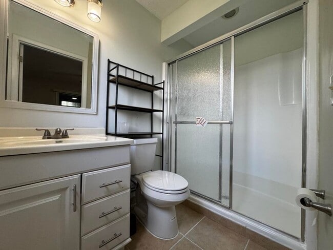 Building Photo - 3/2 in Townhomes West