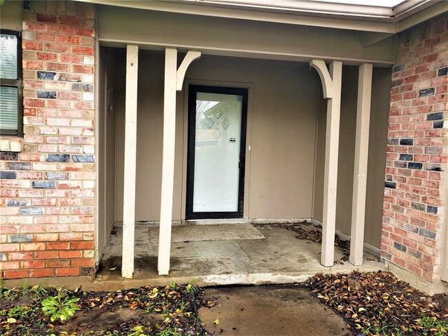 Building Photo - 3702 Lindsey Ct