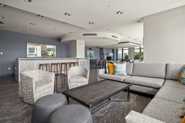 Building Photo - 4909 Laclede Ave