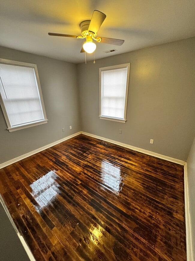 Building Photo - 3 bed house in Church Hill! Enjoy great location, hardwoods, central Ac, and laundry!