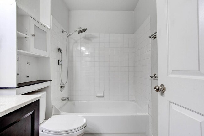 Building Photo - 3661 Renovah St
