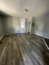 Building Photo - 419 W Howard St