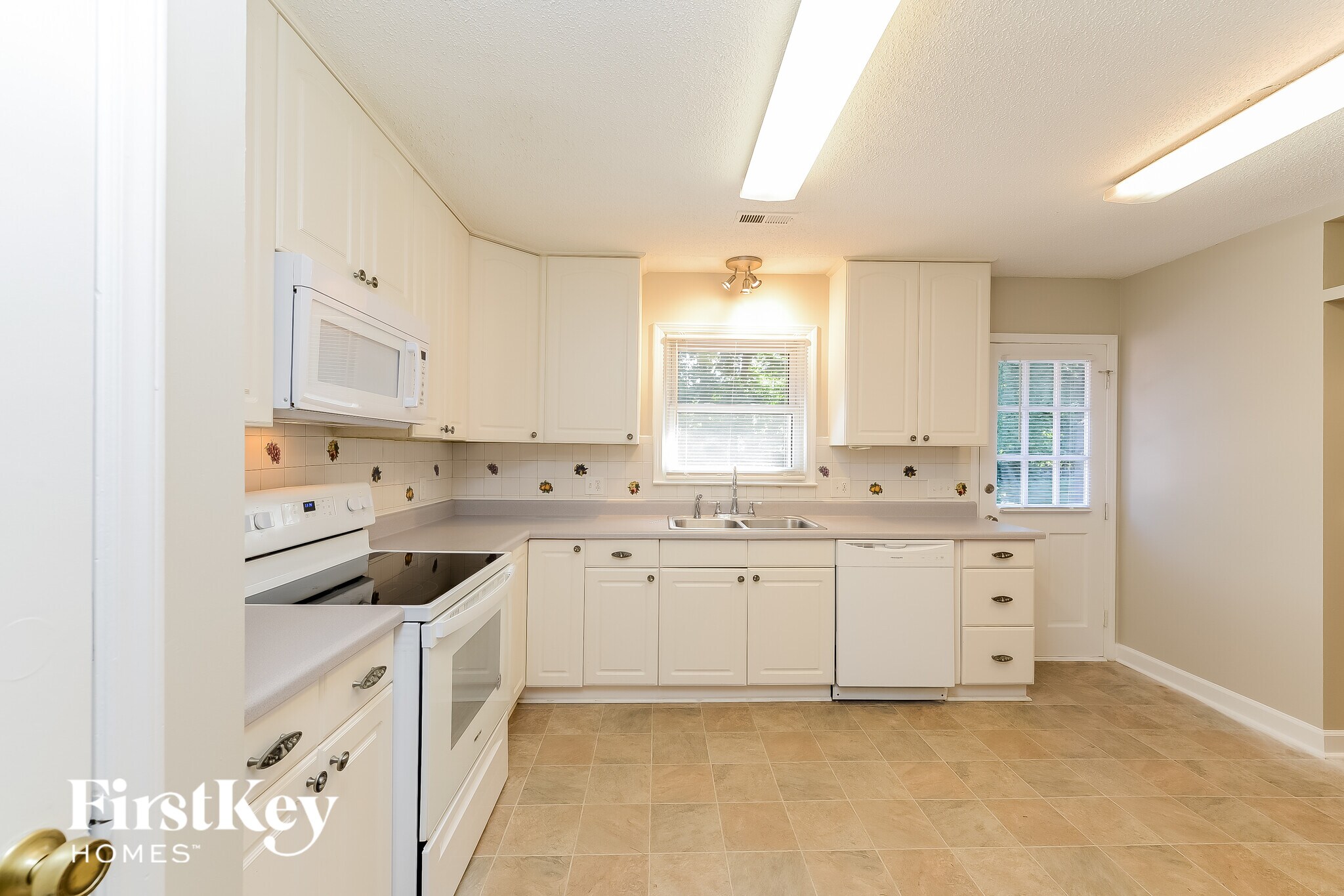 Building Photo - 1045 High Ridge Rd