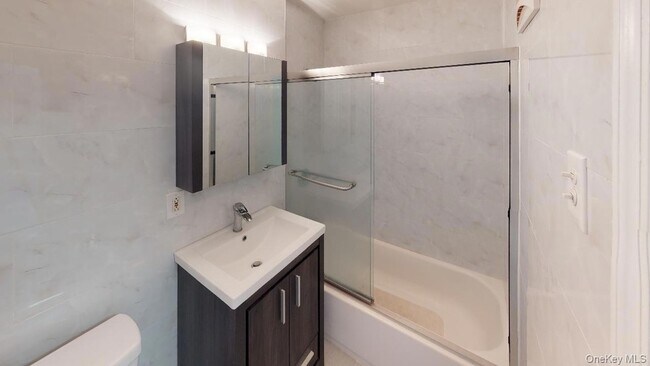 Building Photo - 67-12 Juno St