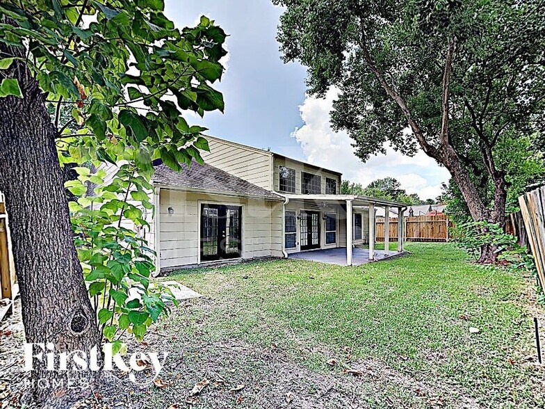 Building Photo - 13818 Lynnwood Ln