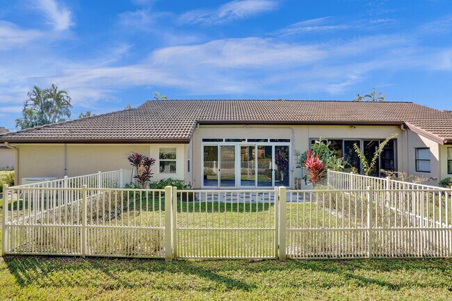 Building Photo - 8062 Cassia Dr
