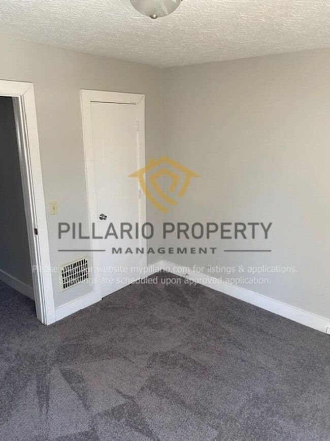 Building Photo - 3722-3724 N Illinois St