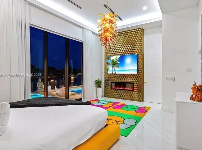 Building Photo - 2225 NE 19th St