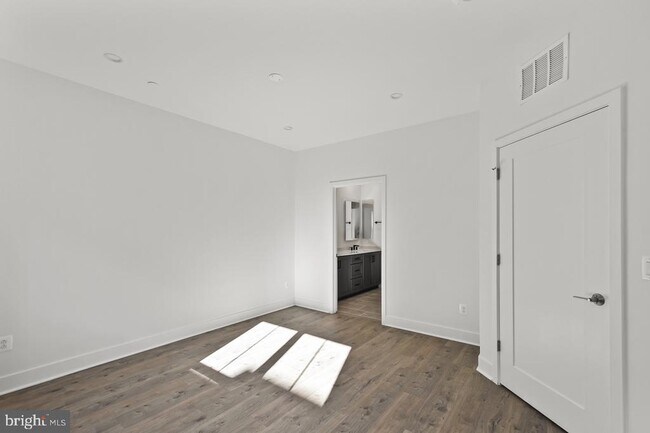 Building Photo - 1211 Northside Park Blvd