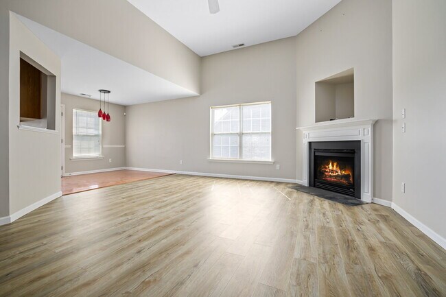 Building Photo - Spacious 4BR/3BA Home Near Downtown Durham | Deposit-Free Living | 1st-Floor Bedrooms