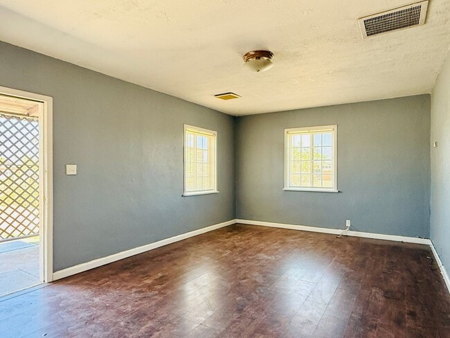 Building Photo - 215 W Haloid Ave