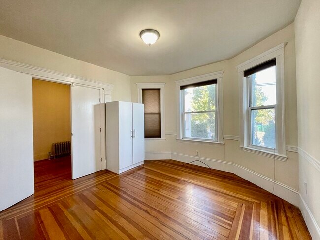 Building Photo - 49 Wellington Rd