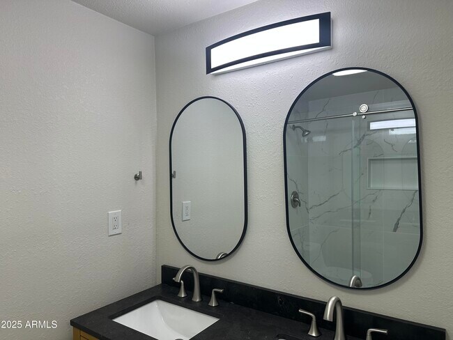 Building Photo - 4109 E Winchcomb Dr