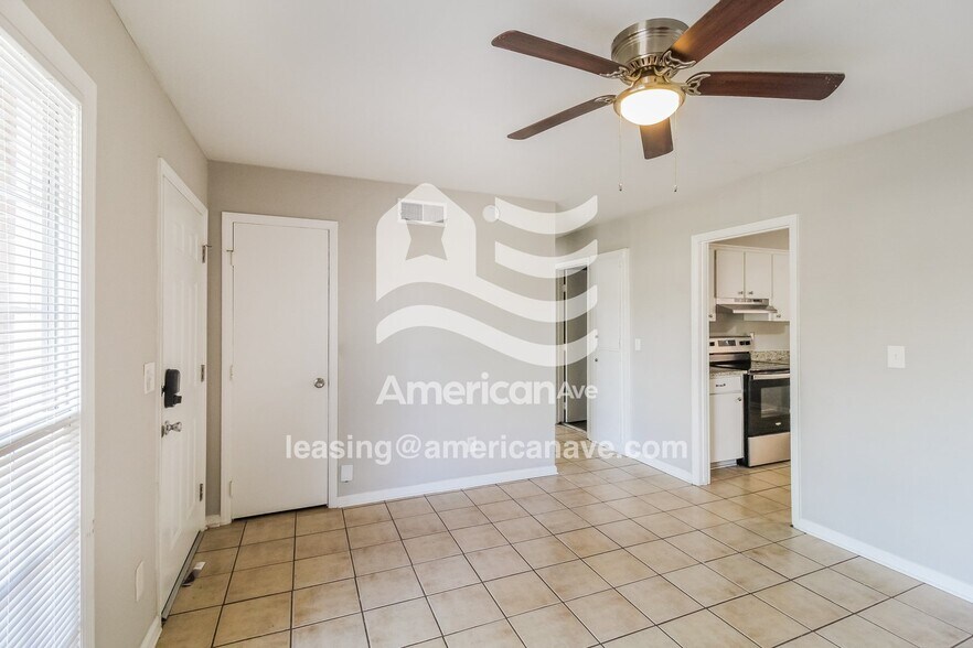 Building Photo - 2306 Watkins Dr