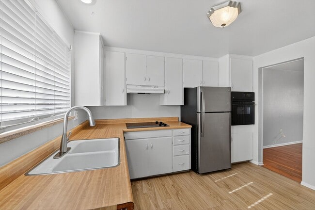 Building Photo - 6014 S Prince St