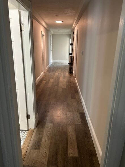 Building Photo - 666 Metropolitan Ave