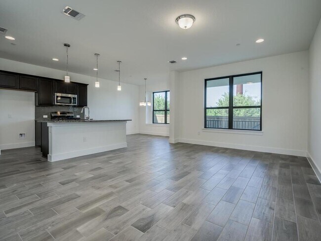 Building Photo - 12327 Maypole Bend