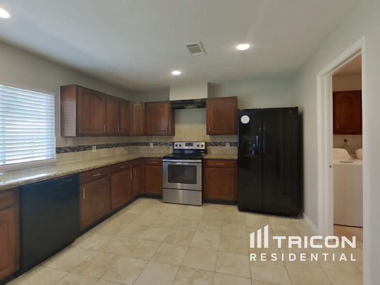 Building Photo - 5107 Dunnethead Dr