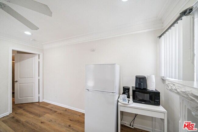 Building Photo - 1163 W 38th St