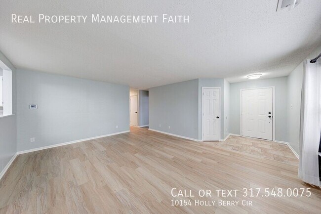 Building Photo - 10154 Holly Berry Cir