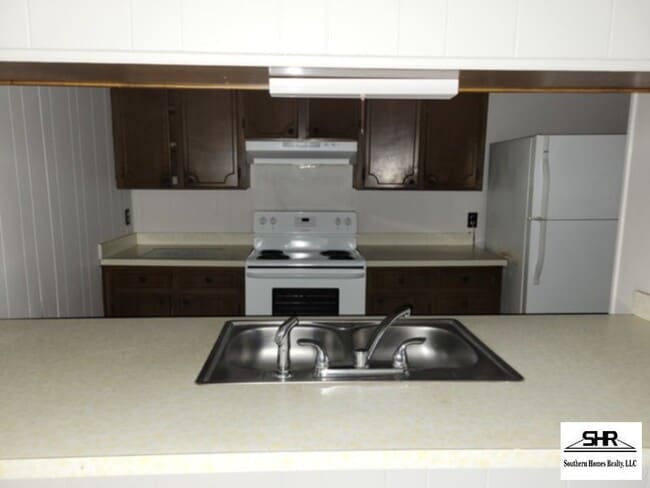 Building Photo - 8487 Old Spanish Trail Rd