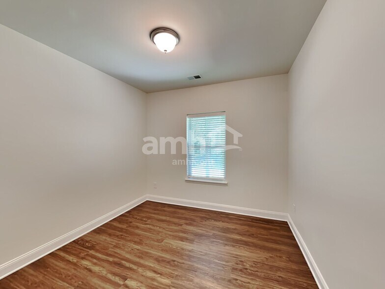 Building Photo - 5115 Hudson Vly Dr